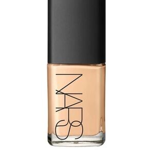 NARS Sheer Glow Foundation in Copenhagen